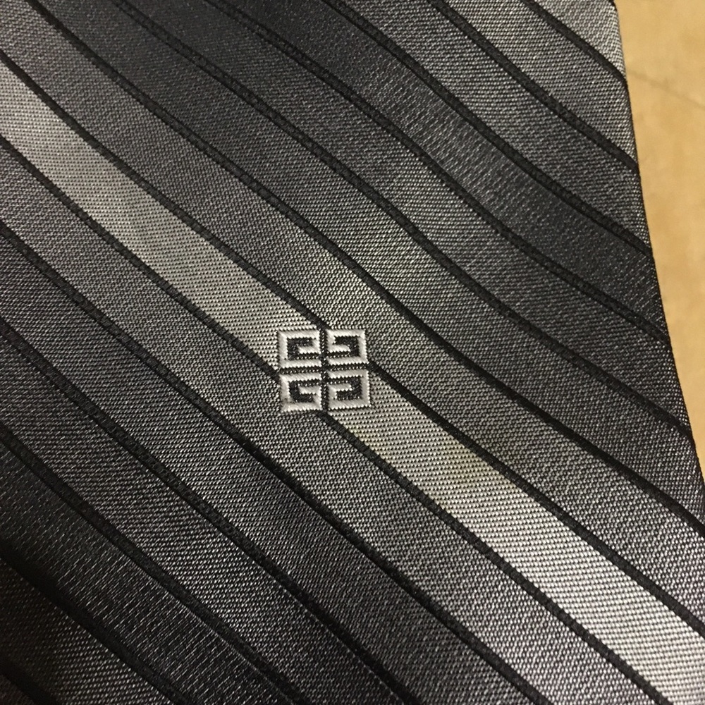 Givenchy Necktie - Picture 4 of 6